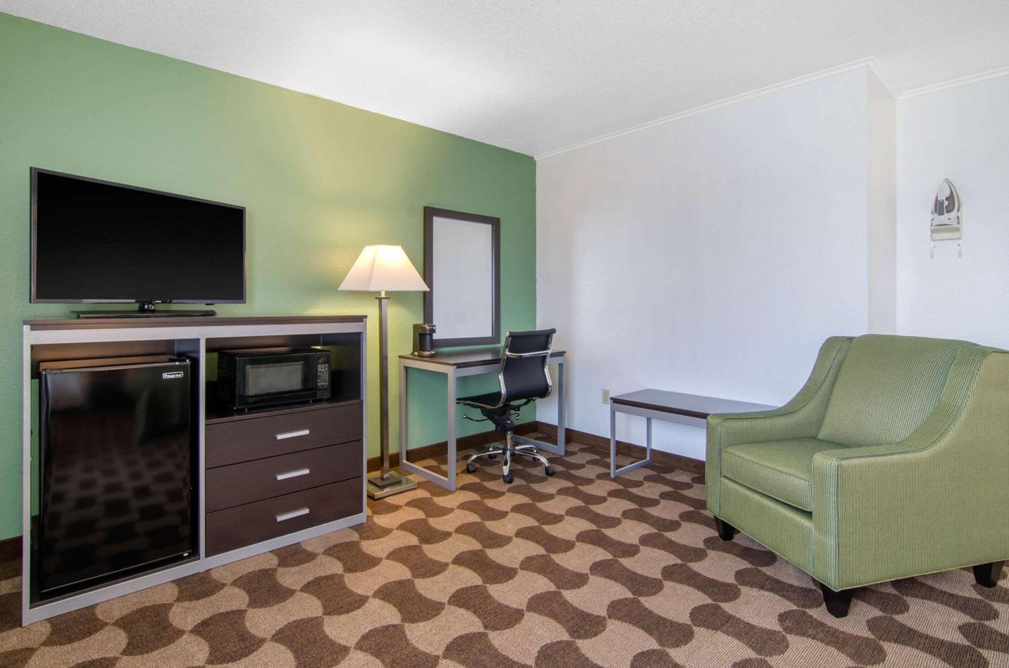 Quality Inn Russell Εξωτερικό φωτογραφία