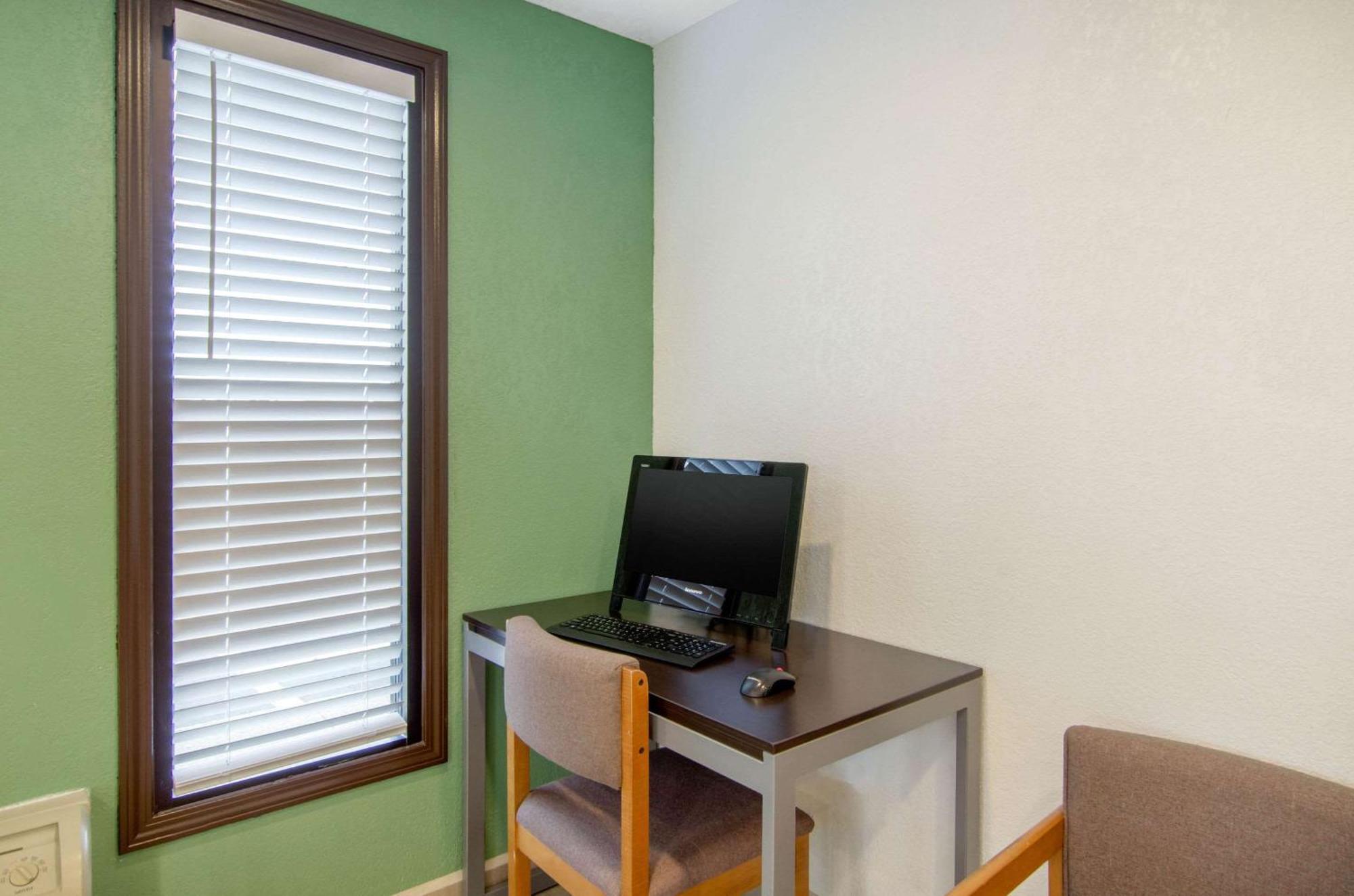 Quality Inn Russell Εξωτερικό φωτογραφία