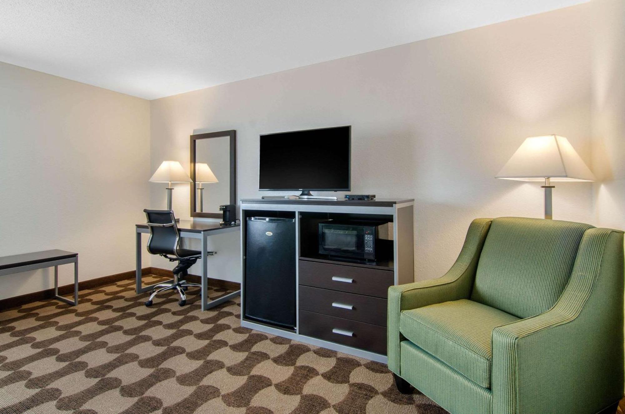 Quality Inn Russell Εξωτερικό φωτογραφία